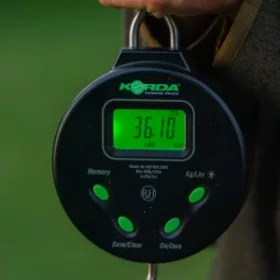Korda - Digitalna vaga 132lb/60kg
